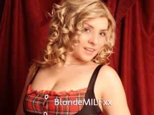 BlondeMILFxx