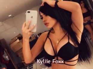 Kyliie_Foxx