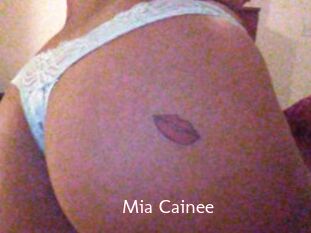 Mia_Cainee