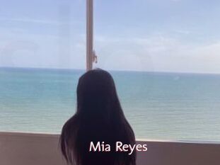 Mia_Reyes