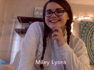 Miley_Lyons